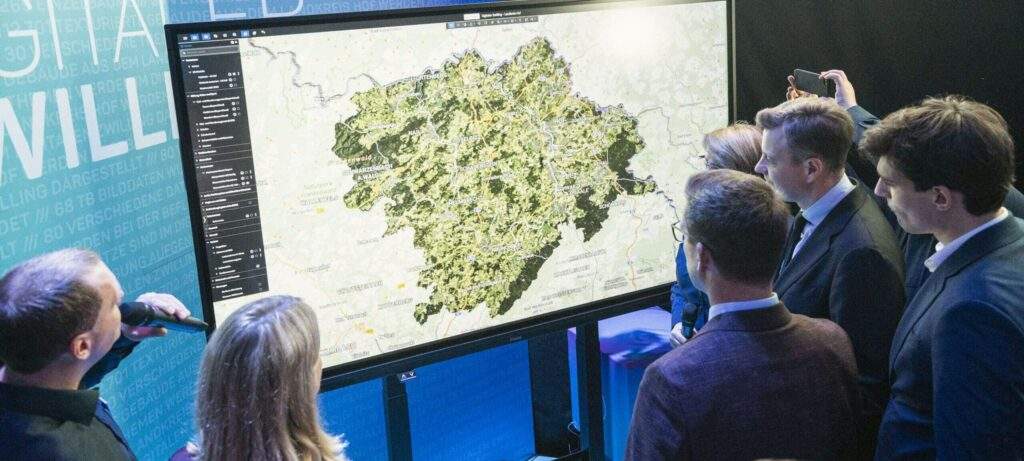 Users explore VC Map in the hoferLand.digital project