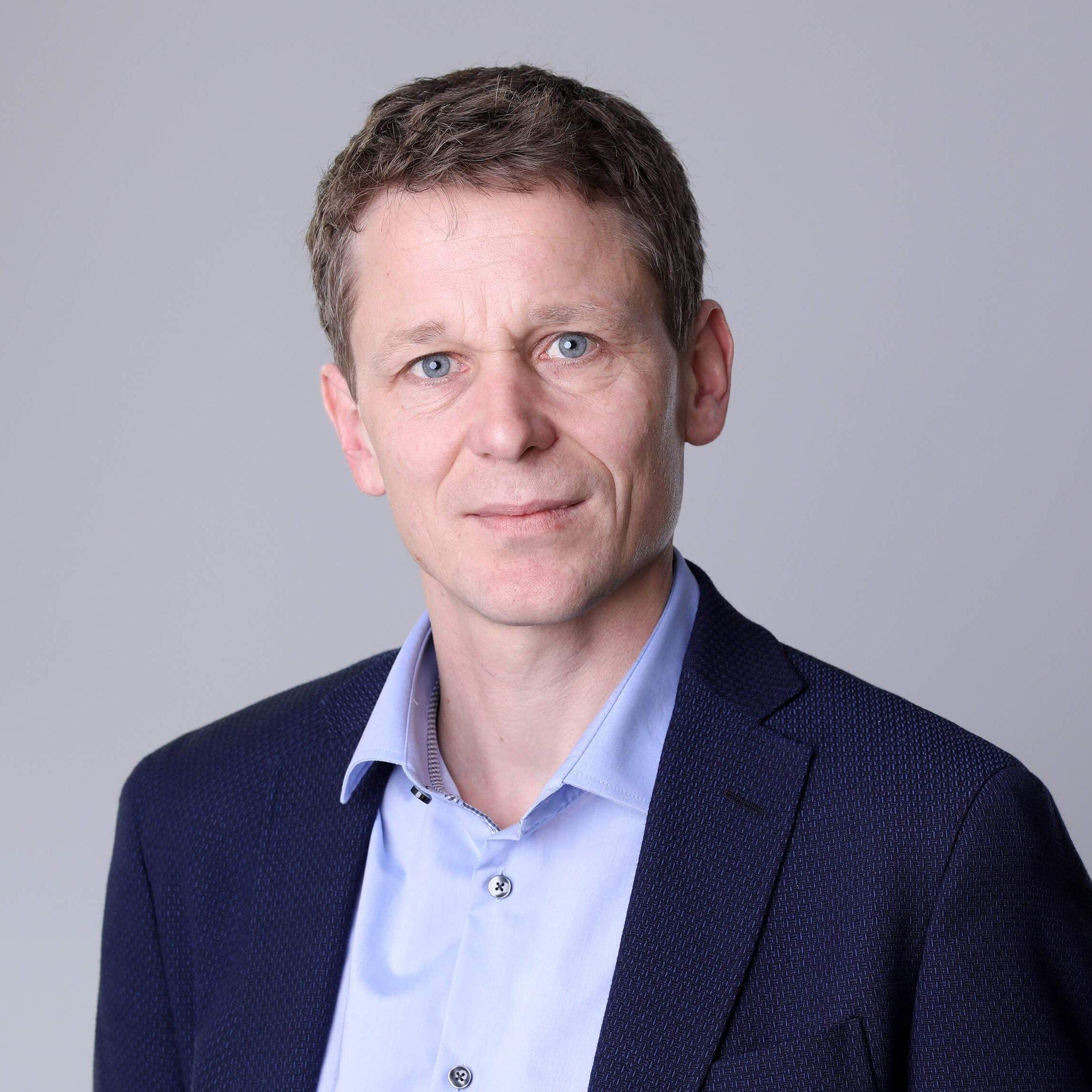 Dr. Lutz Ross, CEO, Virtual City Systems